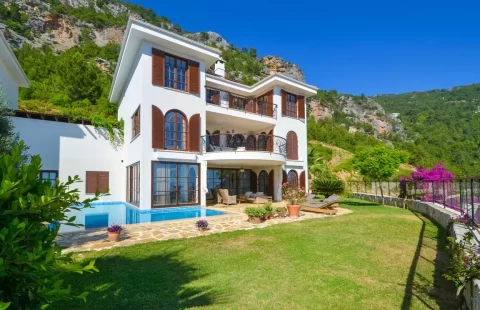 Luxury Villas Above 500k in Alanya, Bektaş – Exclusive Living with Sea Views