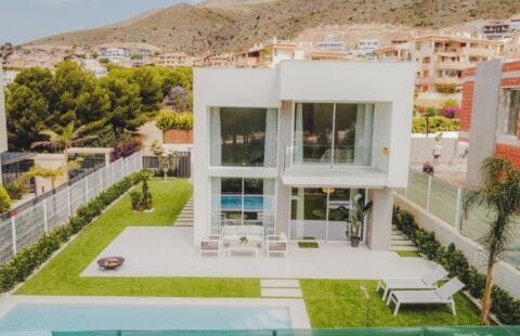 Elegant Sea-View Villas Offering Opulent Amenities in Finestrat Alicante Costa Blanca