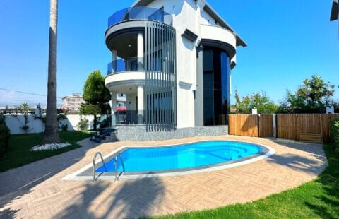 Elegant Villa with Sea Views in Payallar, Alanya
