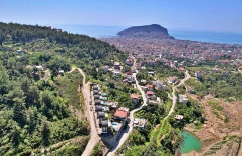 Stylish 5-Bedroom Villa with Pool Alanya