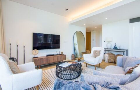 Scenic Views | Spacious Unit with Panoramic Sea and Skyline Views - Premium Dubai Location