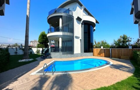 Modern 4-Bedroom Villa in Alanya Payallar with Sea View