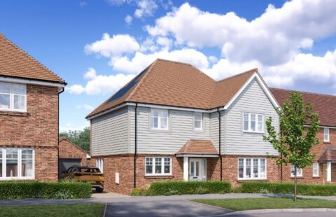 Luxury Freehold 4-Bedroom Detached House in Fleet