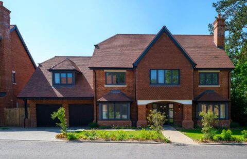 5-Bedroom Detached House for Sale in Hildenborough, Kent