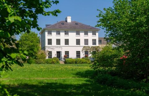 2-Bedroom Duplex Apartment for Sale in Oakhill House, Kent