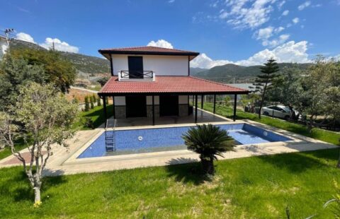 Villa in Gazipaşa, Alanya with Pool, Sea Views and Near Airport