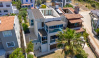 Houses for sale in Cesme Izmir in İzmir with 284 m² of space.