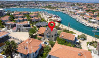 Houses for sale in Cesme Izmir in İzmir with 284 m² of space.