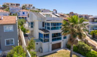 Houses for sale in Cesme Izmir in İzmir with 284 m² of space.