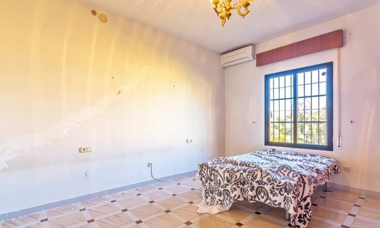 Houses for sale in Benalmádena Málaga in Málaga with 595 m² of space.