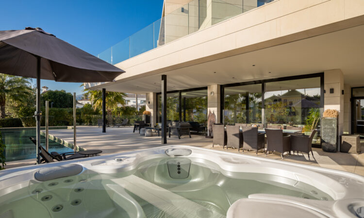 Houses for sale in Marbella Málaga in Málaga with 786 m² of space.