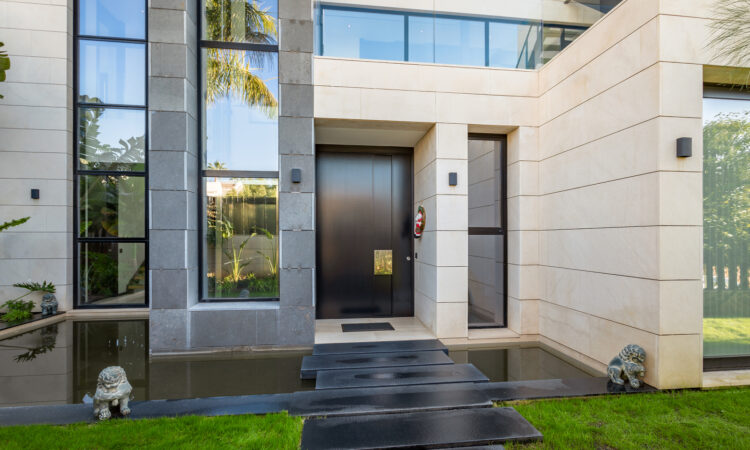 Houses for sale in Marbella Málaga in Málaga with 786 m² of space.