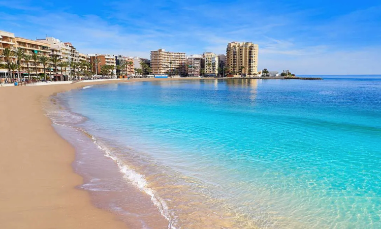 Apartments for sale in Torrevieja Alicante in Alicante with 57 m² of space.