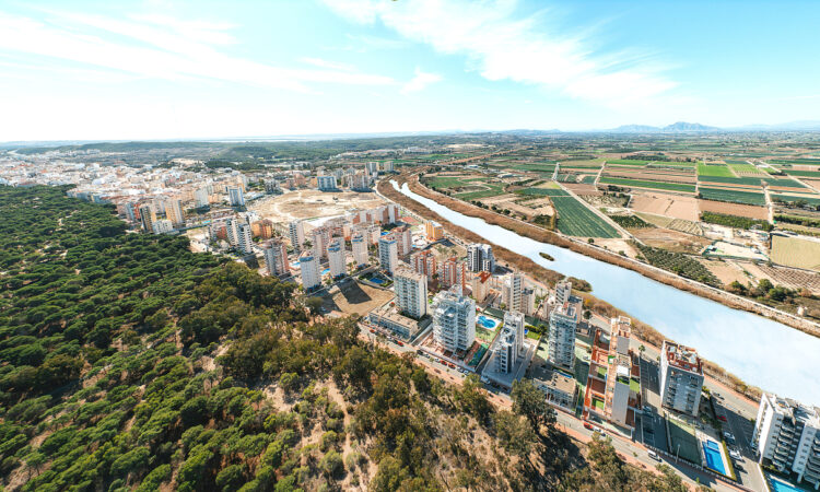 Apartments for sale in Guardamar del Segura Alicante in Alicante with 80 m² of space.