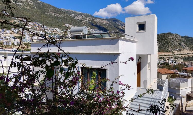 Apartments for sale in Kas Antalya in Antalya with 77 m² of space.