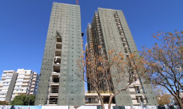 Apartments for sale in Muratpasa Antalya in Antalya with 170 m² of space.