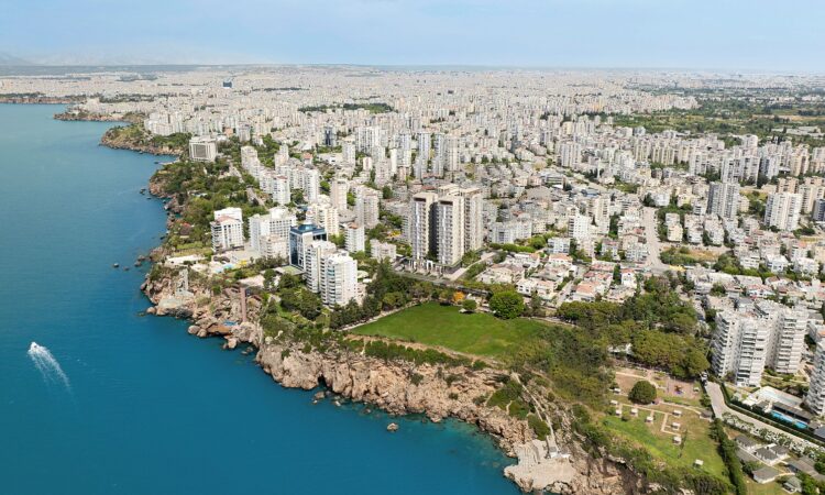 Apartments for sale in Muratpasa Antalya in Antalya with 170 m² of space.