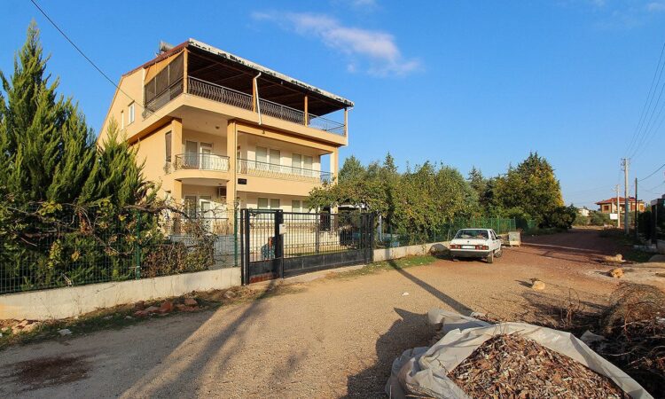 Houses for sale in Dosemealti Antalya in Antalya with 330 m² of space.