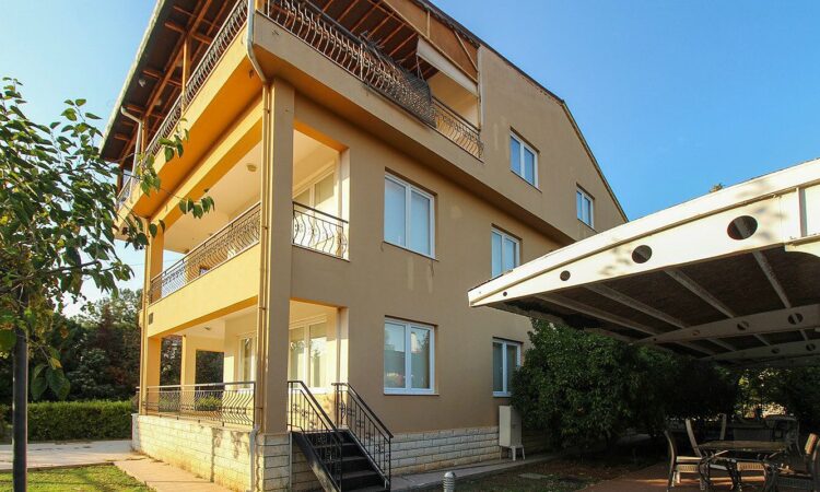 Houses for sale in Dosemealti Antalya in Antalya with 330 m² of space.