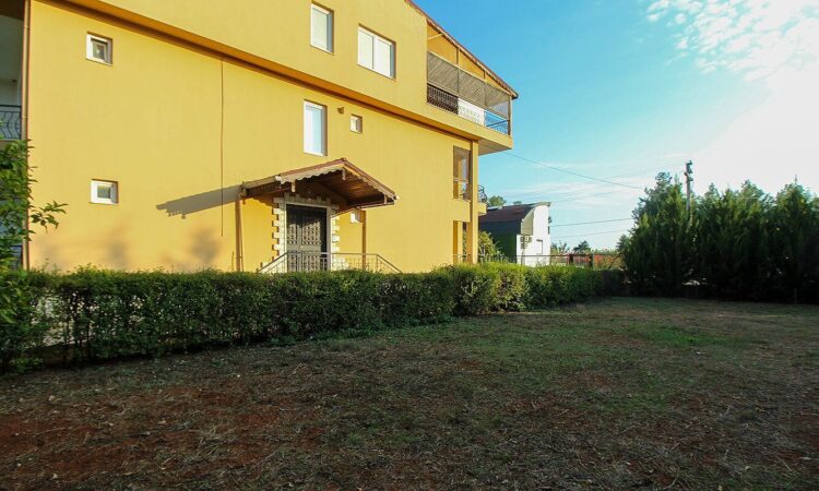 Houses for sale in Dosemealti Antalya in Antalya with 330 m² of space.