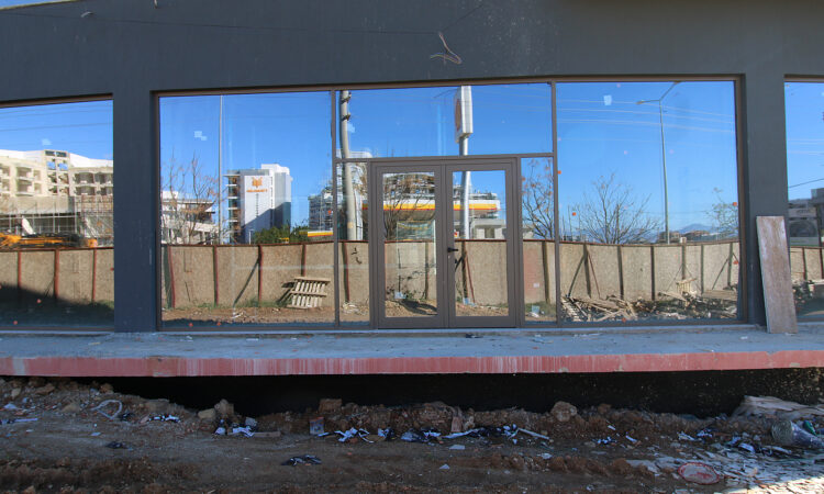 Commercial for sale in Aksu Antalya in Antalya with 220 m² of space.