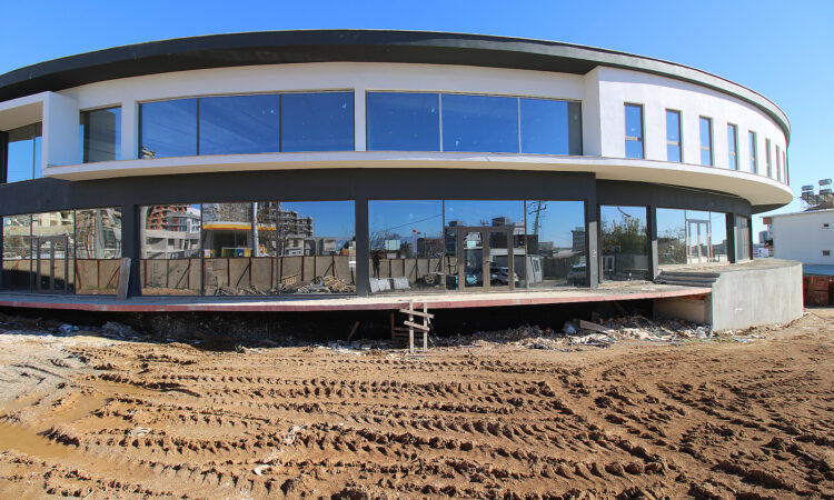 Commercial for sale in Aksu Antalya in Antalya with 220 m² of space.