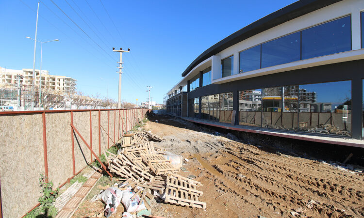 Commercial for sale in Aksu Antalya in Antalya with 220 m² of space.