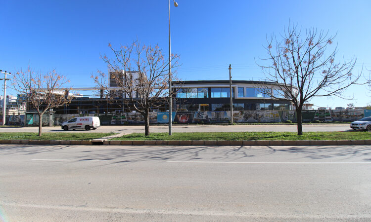 Commercial for sale in Aksu Antalya in Antalya with 220 m² of space.