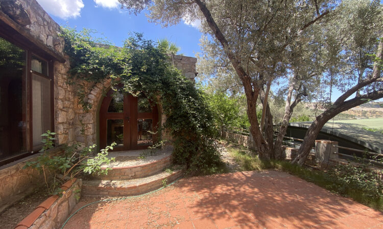 Houses for sale in Bodrum Mugla in Muğla with 982 m² of space.