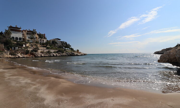 Apartments for sale in Erdemli Mersin in Mersin with 98 m² of space.