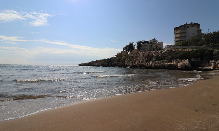 Apartments for sale in Erdemli Mersin in Mersin with 98 m² of space.