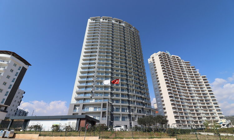 Apartments for sale in Erdemli Mersin in Mersin with 98 m² of space.