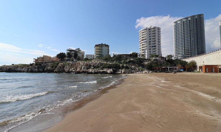 Apartments for sale in Erdemli Mersin in Mersin with 98 m² of space.