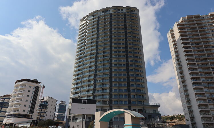 Apartments for sale in Erdemli Mersin in Mersin with 98 m² of space.