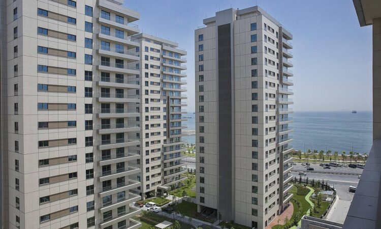 Apartments for sale in Bakirkoy Istanbul in İstanbul with 85 m² of space.
