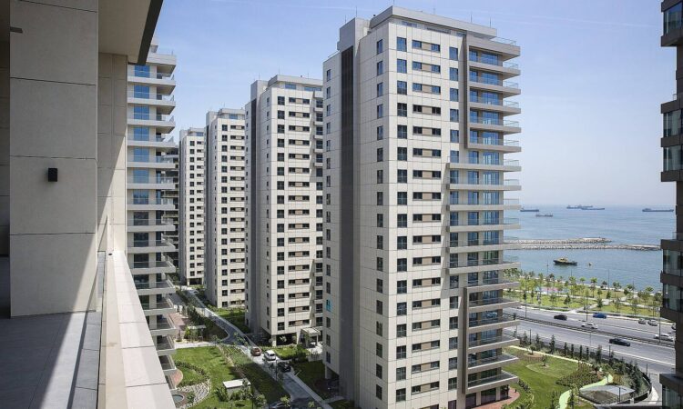 Apartments for sale in Bakirkoy Istanbul in İstanbul with 85 m² of space.