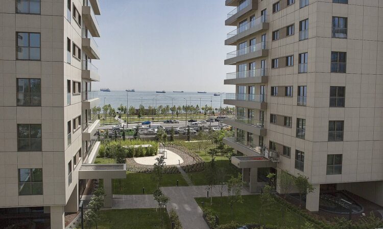 Apartments for sale in Bakirkoy Istanbul in İstanbul with 85 m² of space.