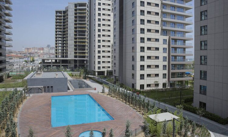 Apartments for sale in Bakirkoy Istanbul in İstanbul with 85 m² of space.