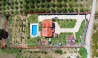 Houses for sale in Karamursel Kocaeli in Kocaeli with 356 m² of space.