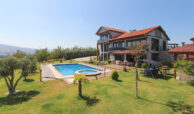 Houses for sale in Karamursel Kocaeli in Kocaeli with 356 m² of space.