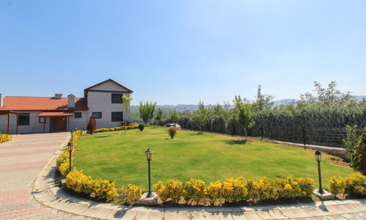 Houses for sale in Karamursel Kocaeli in Kocaeli with 356 m² of space.