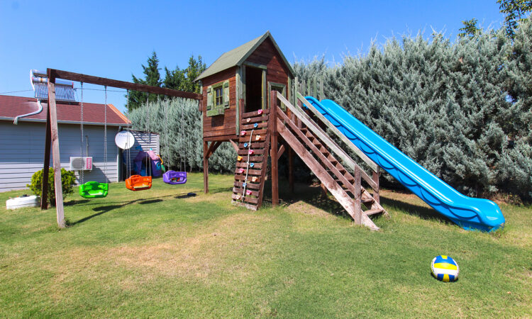 Houses for sale in Karamursel Kocaeli in Kocaeli with 356 m² of space.