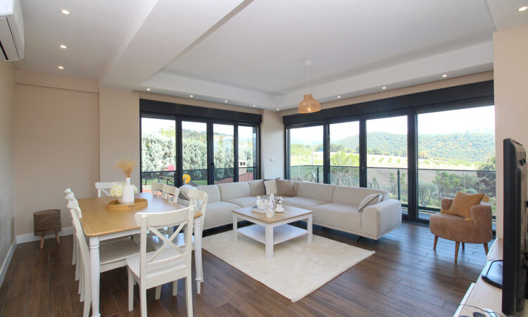 Houses for sale in Karamursel Kocaeli in Kocaeli with 356 m² of space.