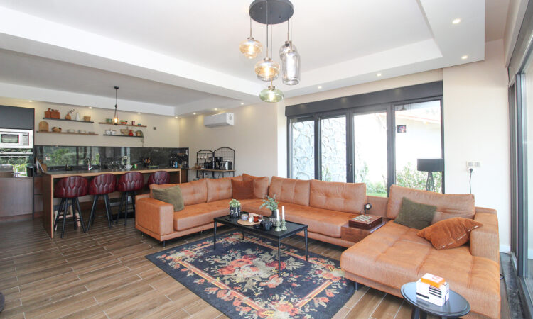 Houses for sale in Karamursel Kocaeli in Kocaeli with 356 m² of space.