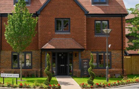 Spacious 5-Bedroom Family Home for Sale in Oakhill, Hildenborough
