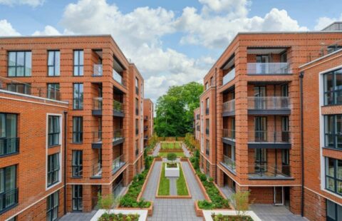 Charming 2-Bed Apartment with Premium Amenities in Winchester