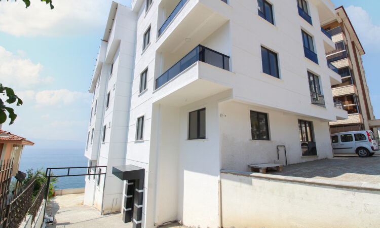Apartments for sale in Armutlu Yalova in Yalova with 140 m² of space.