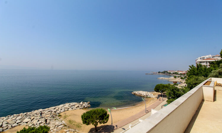 Apartments for sale in Armutlu Yalova in Yalova with 140 m² of space.