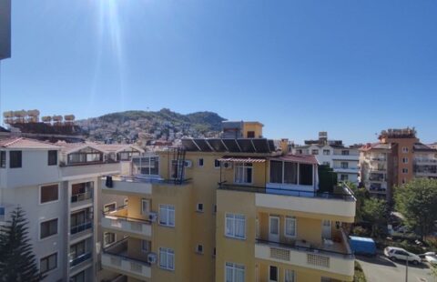 Stylish and Modern Duplex Apartment with Proximity to Cleopatra Beach