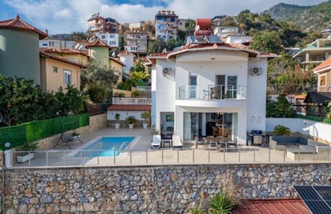 Fully Furnished 3+1 Detached Villa with Pool in Tepe, Alanya